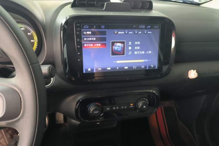 Used Roewe Clever 2021 302 km New Four-Seater Super-Efficient Version Audio And AC Panel