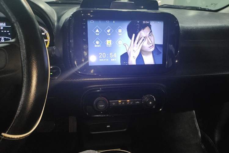 Used Roewe Clever 2021 302km All-Round Version Audio And AC Panel