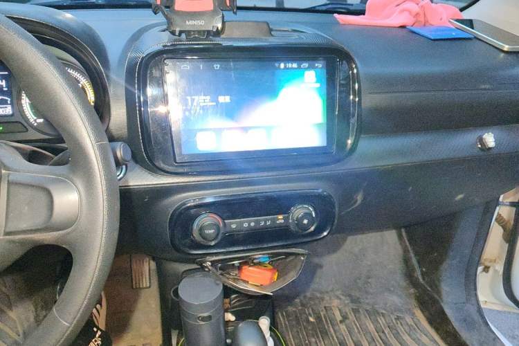 Used Roewe Clever 2021 302km All-Round Version Audio And AC Panel