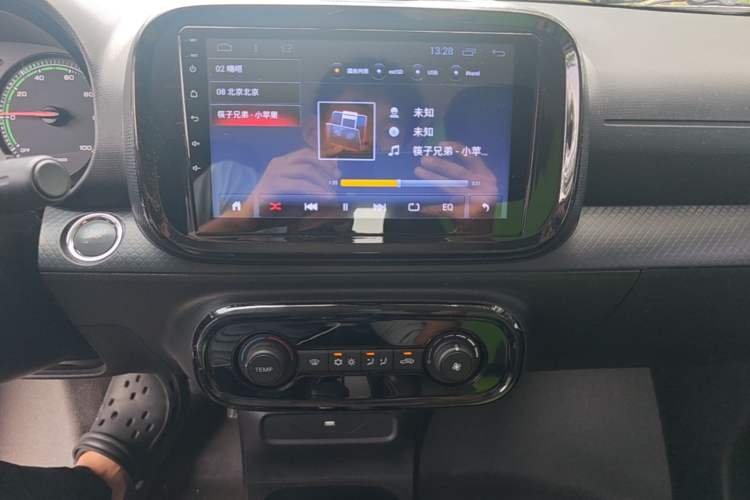 Used Roewe Clever 2021 302km All-Round Version Audio And AC Panel