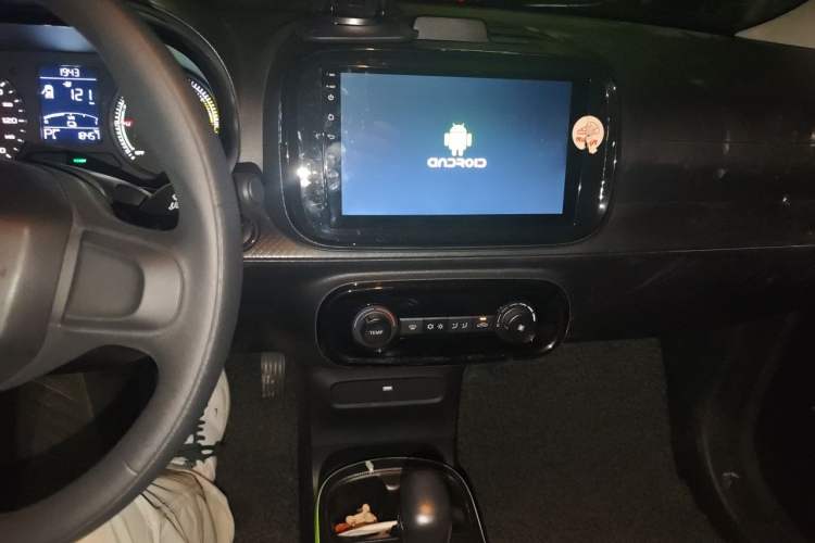 Used Roewe Clever 2021 302 km New Four-Seater Super-Efficient Version Audio And AC Panel
