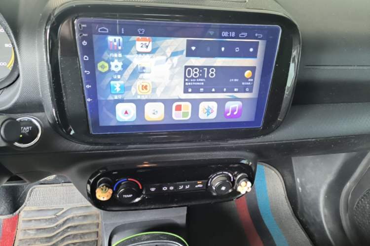 Used Roewe Clever 2021 302 km New Four-Seater Super-Efficient Version Audio And AC Panel