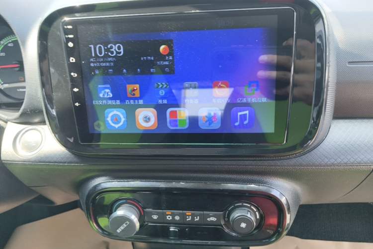 Used Roewe Clever 2021 302 km New Four-Seater Super-Efficient Version Audio And AC Panel