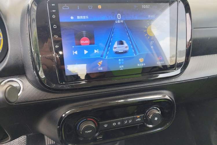 Used Roewe Clever 2021 302 km New Four-Seater Super-Efficient Version Audio And AC Panel