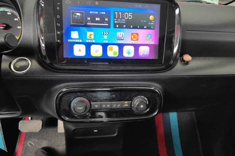 Used Roewe Clever 2021 302 km New Four-Seater Super-Efficient Version Audio And AC Panel