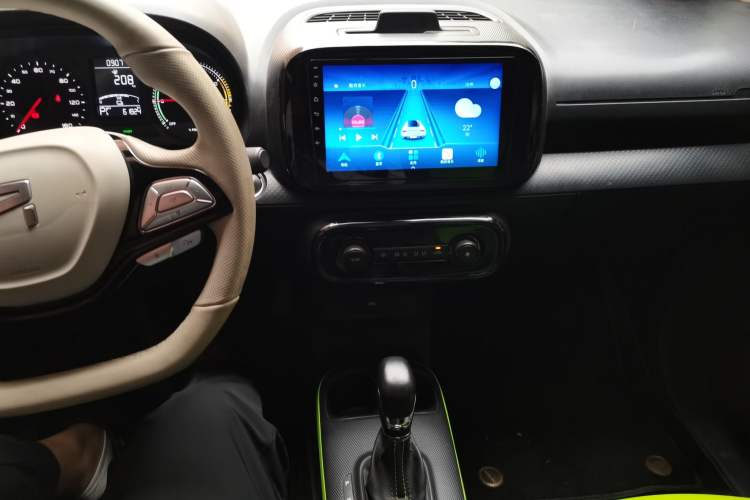 Used Roewe Clever 2021 302km All-Round Version Audio And AC Panel