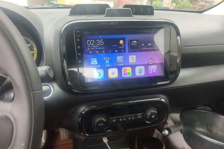 Used Roewe Clever 2021 302km All-Round Version Audio And AC Panel