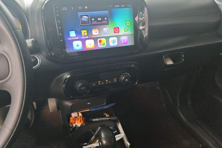 Used Roewe Clever 2021 302km All-Round Version Audio And AC Panel