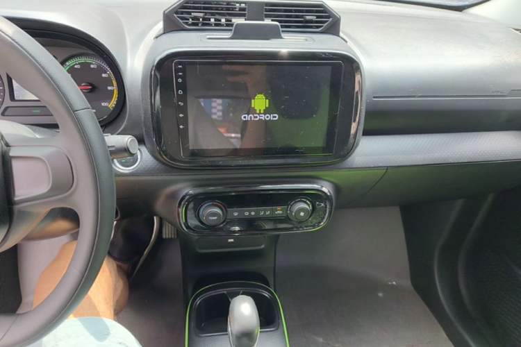 Used Roewe Clever 2021 302km All-Round Version Audio And AC Panel