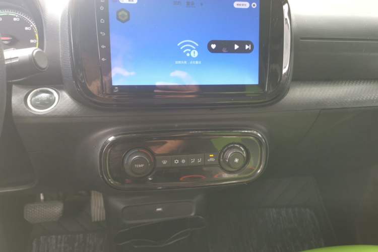 Used Roewe Clever 2021 302 km New Four-Seater Super-Efficient Version Audio And AC Panel