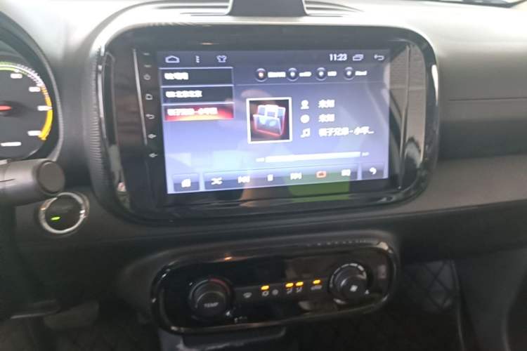Used Roewe Clever 2021 302 km New Four-Seater Super-Efficient Version Audio And AC Panel