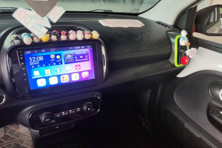 Used Roewe Clever 2021 302km All-Round Version Audio And AC Panel