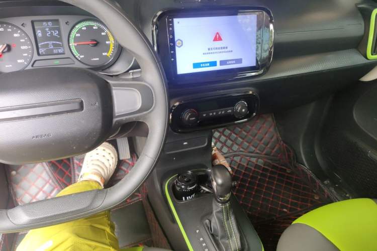 Used Roewe Clever 2021 302km All-Round Version Audio And AC Panel