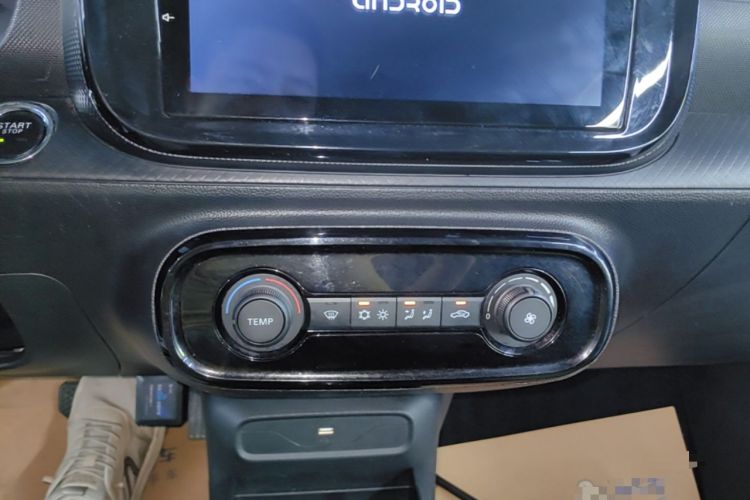 Used Roewe Clever 2021 302 km New Four-Seater Super-Efficient Version Audio And AC Panel