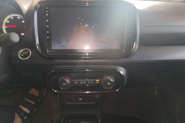 Used Roewe Clever 2021 302km All-Round Version Audio And AC Panel