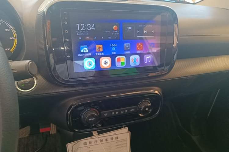 Used Roewe Clever 2021 302 km New Four-Seater Super-Efficient Version Audio And AC Panel
