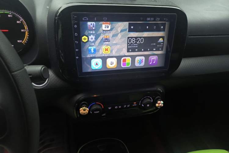 Used Roewe Clever 2021 302 km New Four-Seater Super-Efficient Version Audio And AC Panel