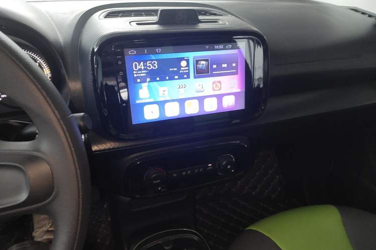 Used Roewe Clever 2021 302 km New Four-Seater Super-Efficient Version Audio And AC Panel