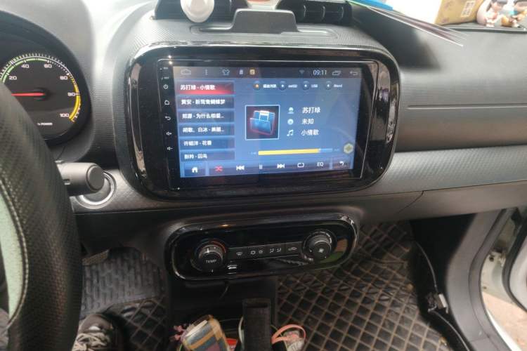 Used Roewe Clever 2021 302 km New Four-Seater Super-Efficient Version Audio And AC Panel