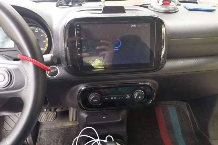 Used Roewe Clever 2021 302km All-Round Version Audio And AC Panel