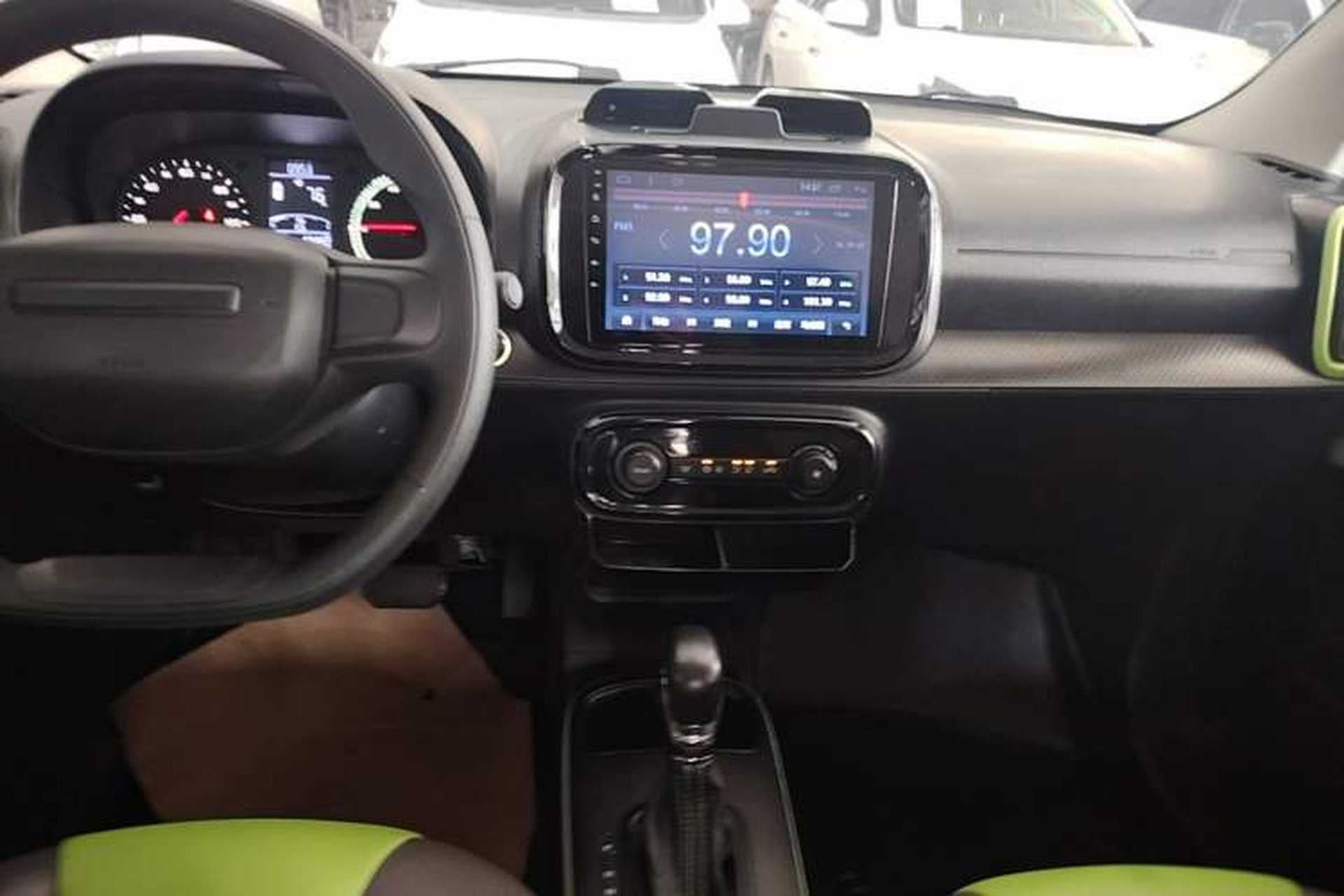 Used Roewe Clever 2021 302 km New Four-Seater Super-Efficient Version Audio And AC Panel