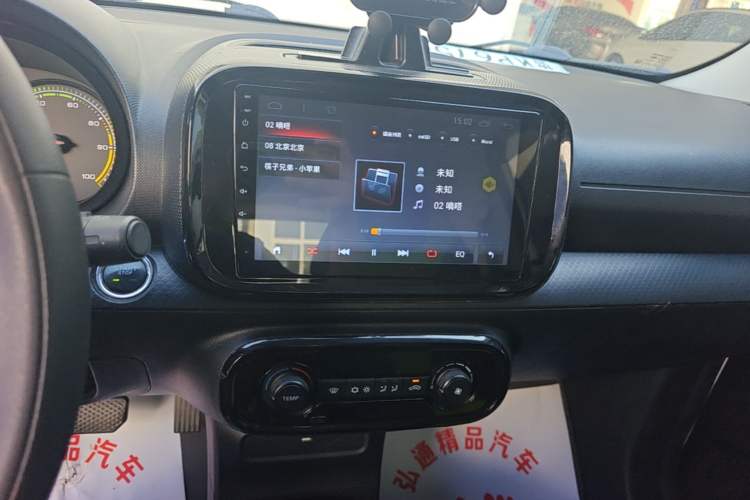 Used Roewe Clever 2021 302km All-Round Version Audio And AC Panel