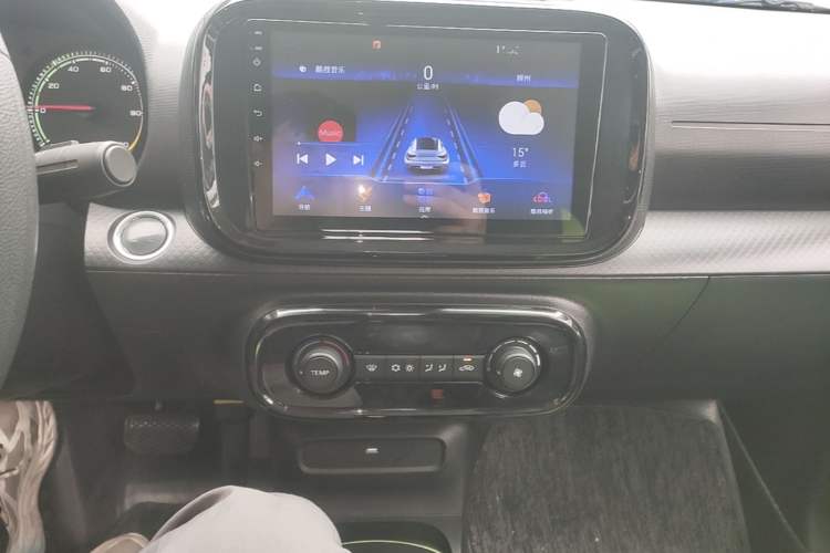 Used Roewe Clever 2021 302 km New Four-Seater Super-Efficient Version Audio And AC Panel