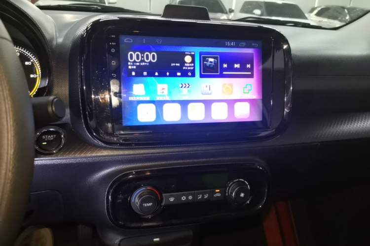 Used Roewe Clever 2021 302 km New Four-Seater Super-Efficient Version Audio And AC Panel