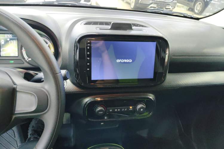 Used Roewe Clever 2021 302km All-Round Version Audio And AC Panel