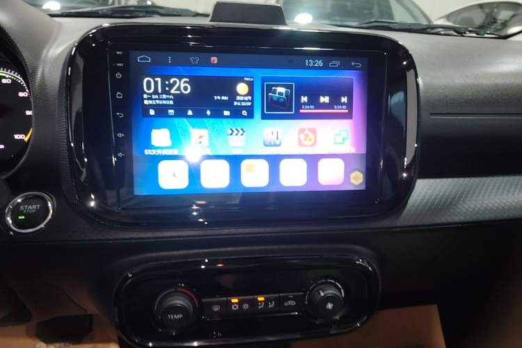 Used Roewe Clever 2021 302 km New Four-Seater Super-Efficient Version Audio And AC Panel