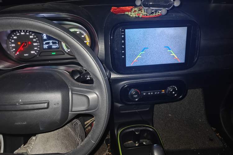 Used Roewe Clever 2021 302 km New Four-Seater Super-Efficient Version Audio And AC Panel