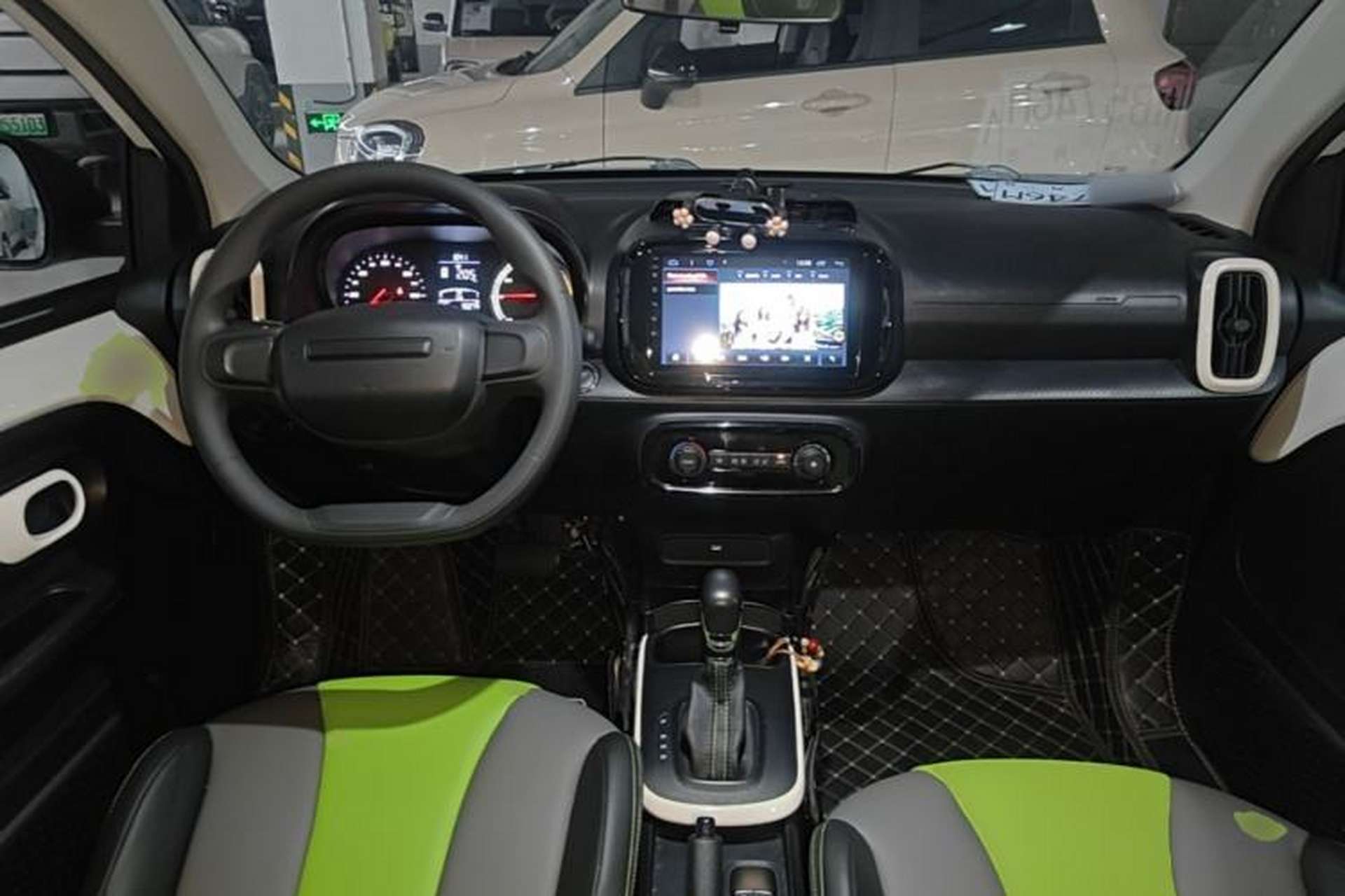Used Roewe Clever 2021 302km All-Round Version Center Console