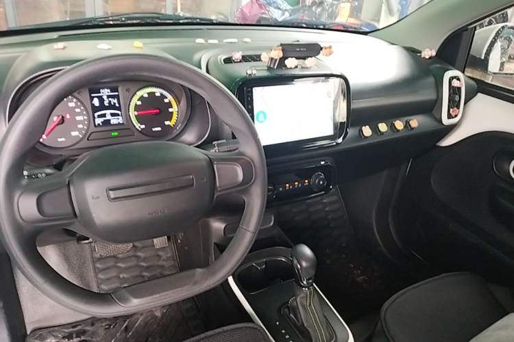 Used Roewe Clever 2021 302km Excellence Edition Center Console