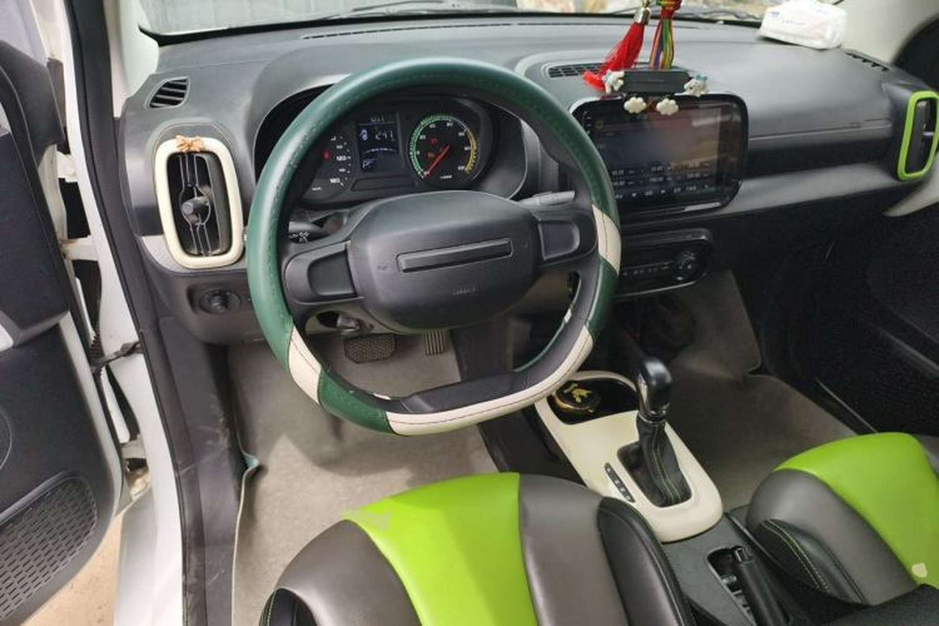 Used Roewe Clever 2021 302km Excellence Edition Center Console