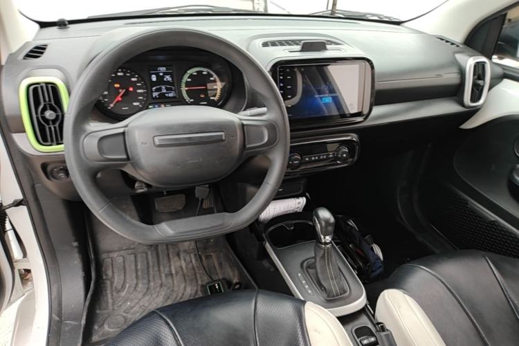 Used Roewe Clever 2021 302 km New Four-Seater Super-Efficient Version Center Console