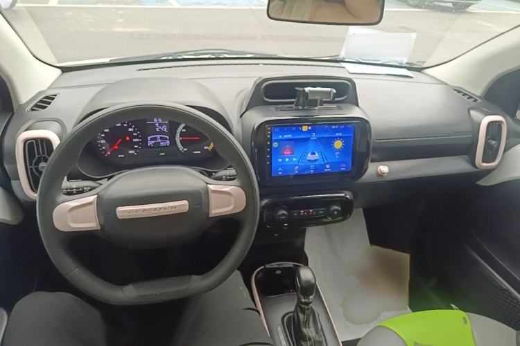 Used Roewe Clever 2021 302 km New Four-Seater Super-Efficient Version Center Console