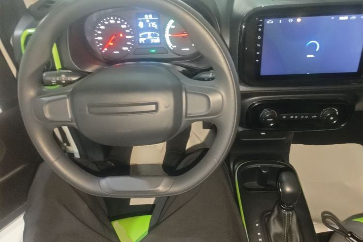 Used Roewe Clever 2021 302 km New Four-Seater Super-Efficient Version Center Console