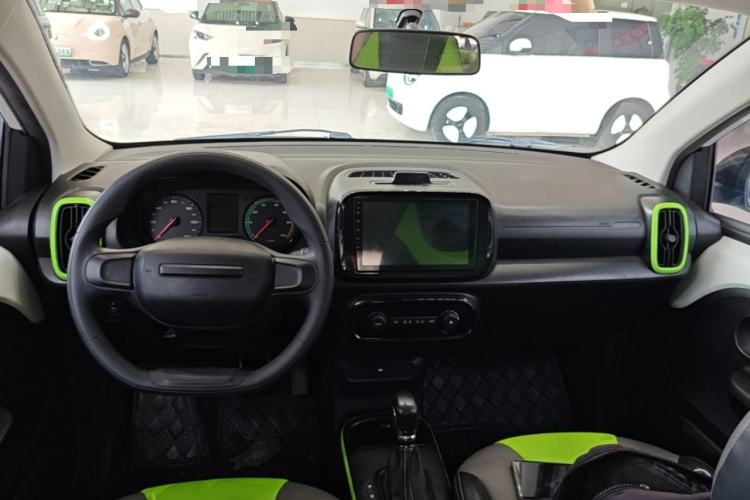 Used Roewe Clever 2021 302 km New Four-Seater Super-Efficient Version Center Console