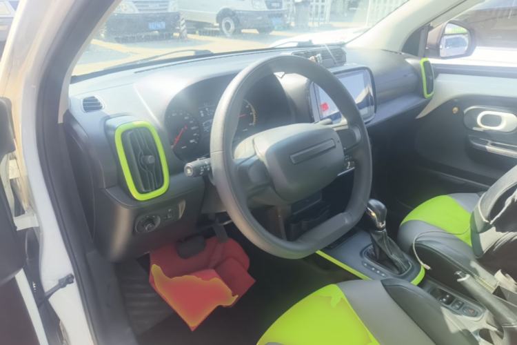 Used Roewe Clever 2021 302 km New Four-Seater Super-Efficient Version Center Console
