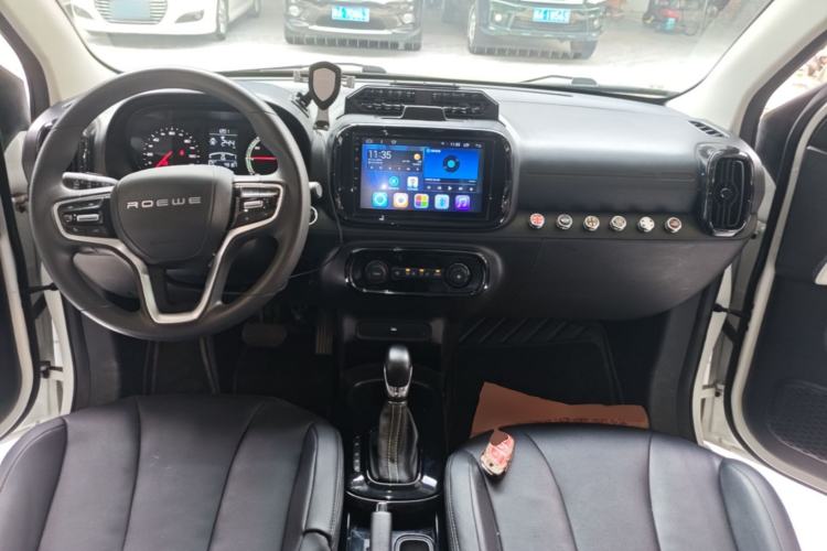 Used Roewe Clever 2021 302 km New Four-Seater Super-Efficient Version Center Console