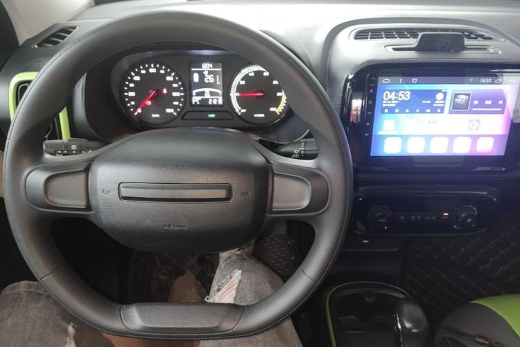 Used Roewe Clever 2021 302 km New Four-Seater Super-Efficient Version Center Console