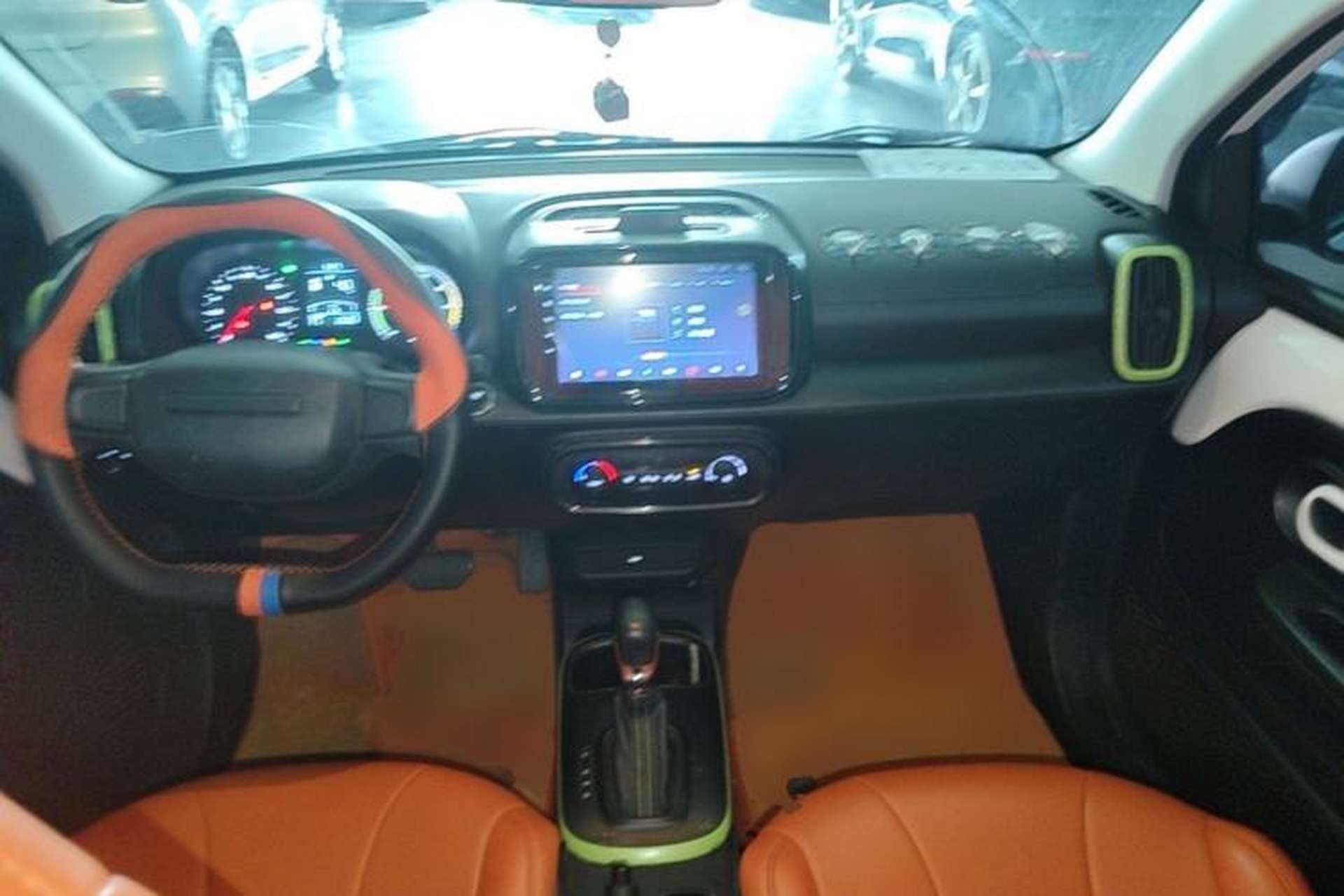 Used Roewe Clever 2021 302 km New Four-Seater Super-Efficient Version Center Console