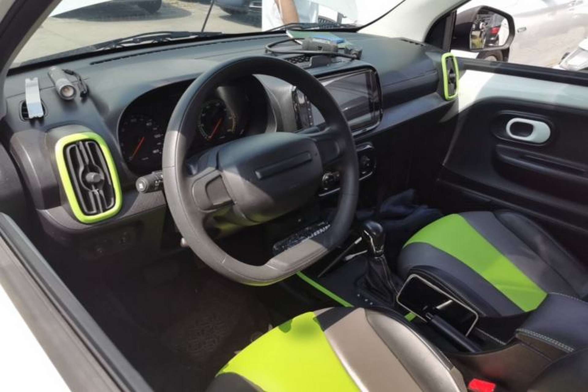 Used Roewe Clever 2021 302km Excellence Edition Center Console
