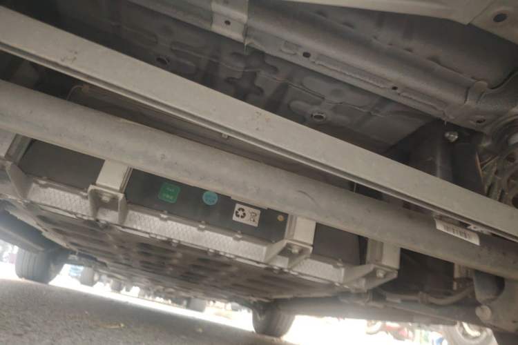 Used Roewe Clever 2021 302 km New Four-Seater Super-Efficient Version Chassis Rear