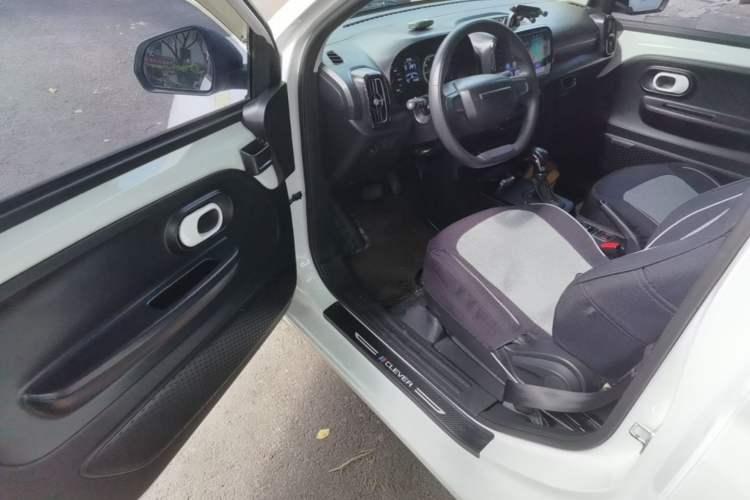 Used Roewe Clever 2021 302km All-Round Version Driver Seat