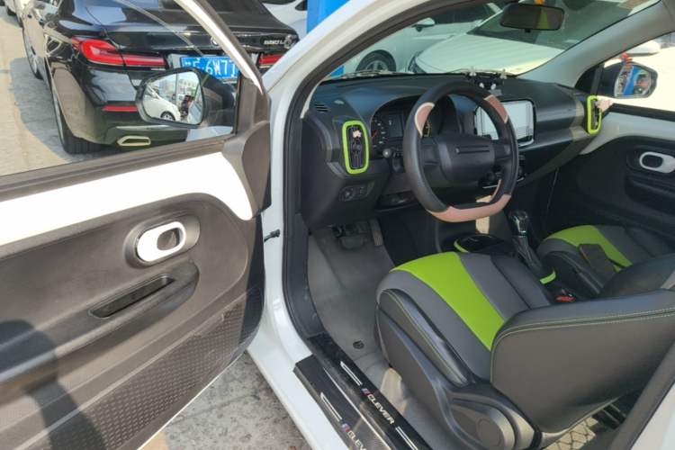 Used Roewe Clever 2021 302km Excellence Edition Driver Seat