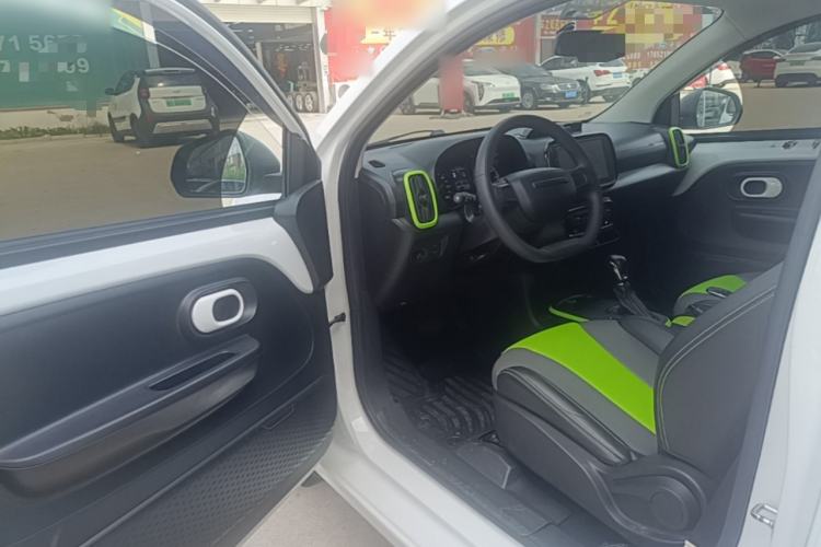 Used Roewe Clever 2021 302 km New Four-Seater Super-Efficient Version Driver Seat