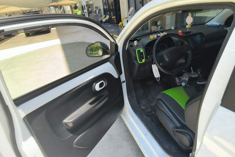 Used Roewe Clever 2021 302 km New Four-Seater Super-Efficient Version Driver Seat