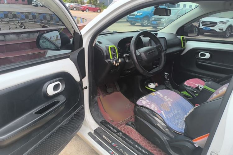 Used Roewe Clever 2021 302 km New Four-Seater Super-Efficient Version Driver Seat