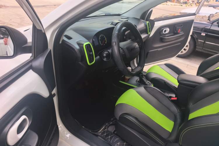 Used Roewe Clever 2021 302km All-Round Version Driver Seat